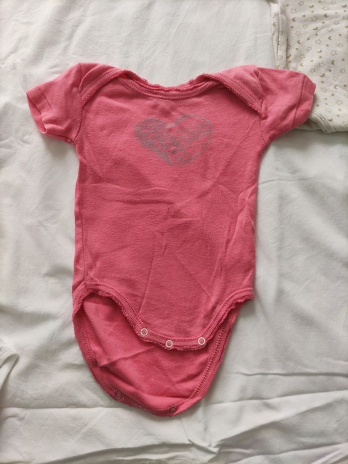 Lot bodys été 6 mois - photo numéro 5
