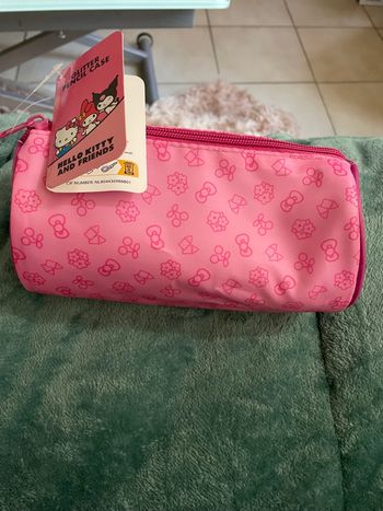 Magnifique trousse Shelly Kitty rose assez grande avec paillettes