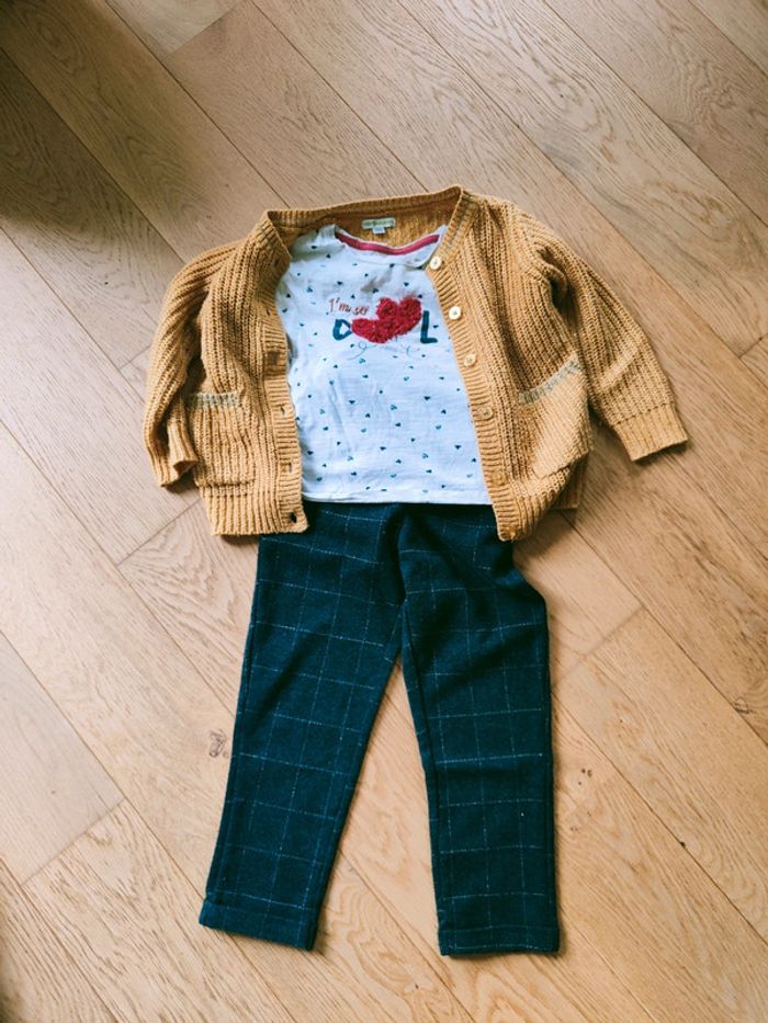 Ensemble pantalon tee shirt et gilet