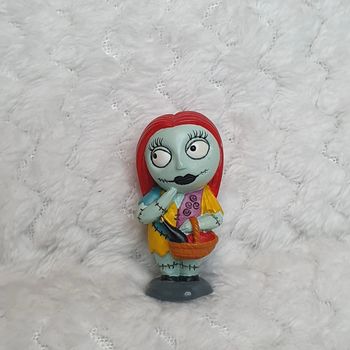 Petite figurine Sally Disney l'étrange Noël de Mr Jack
