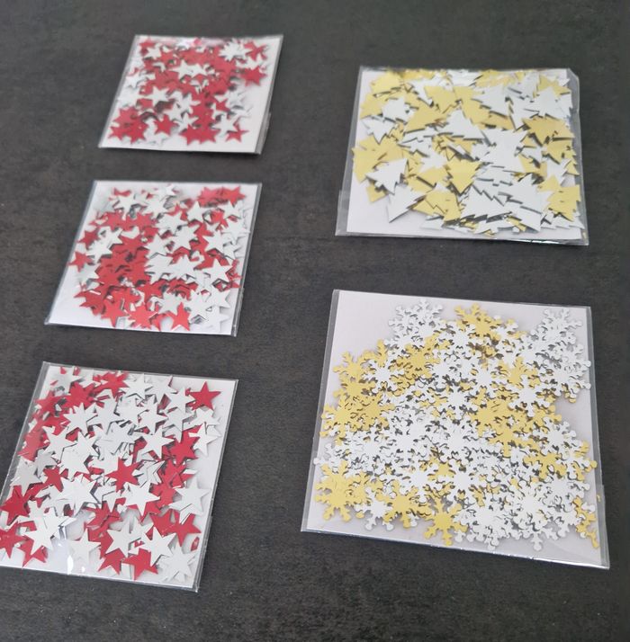 Confettis de table - plusieurs modèles - NEUFS