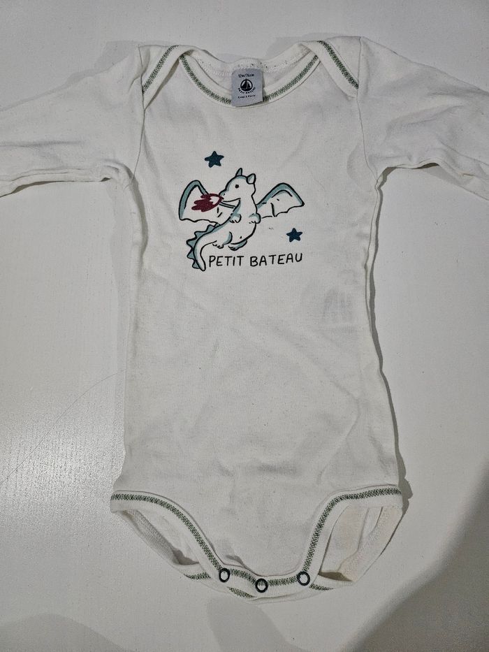 Lot de 10 bodies 12 mois - photo numéro 8