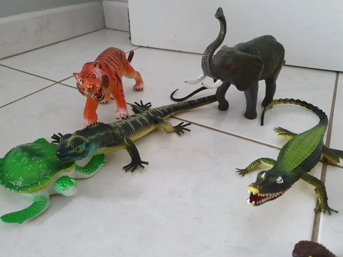 Lot de 7 figurines animaux plastiques LUC - photo numéro 5