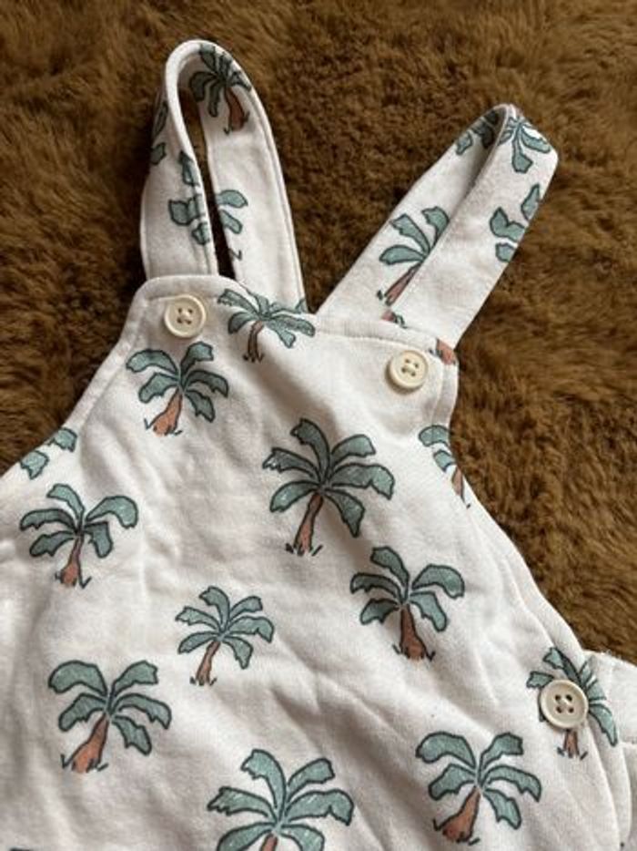 Salopette short beige palmiers KIABI t.12m - photo numéro 2