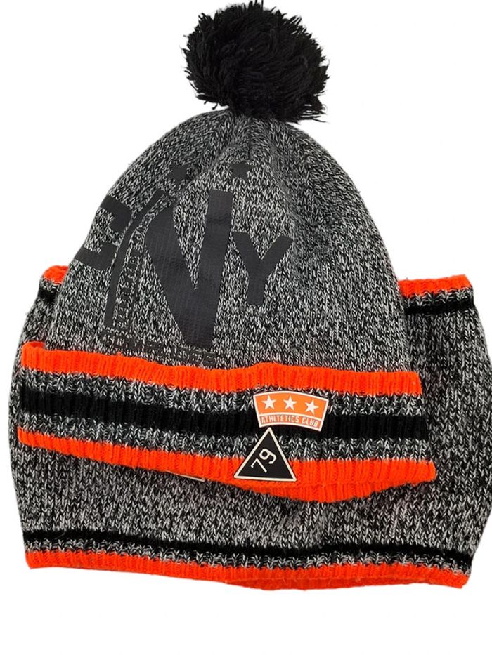 Ensemble bonnet cache cou