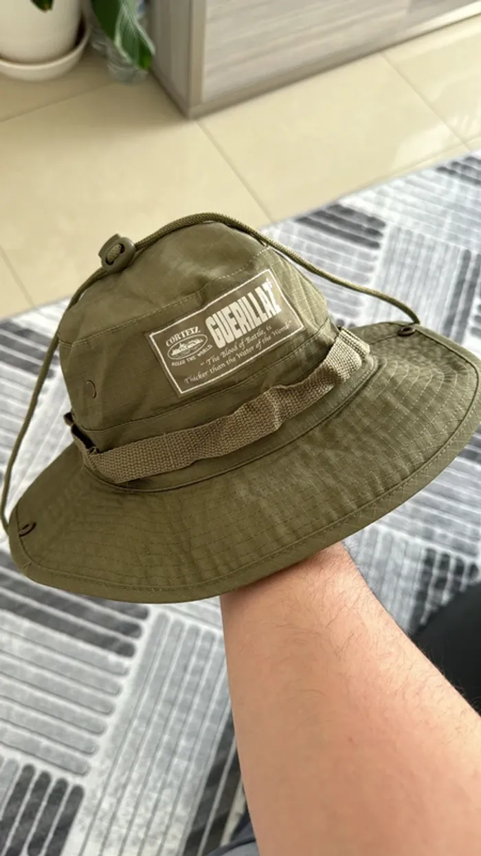 Corteiz Guerillaz Bucket Hat Tonal Khaki - photo numéro 2