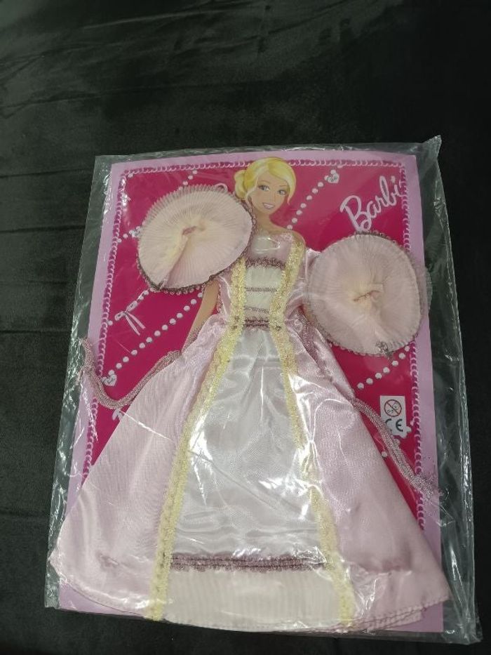 Robe de mes voyages barbie neuf.l Italie