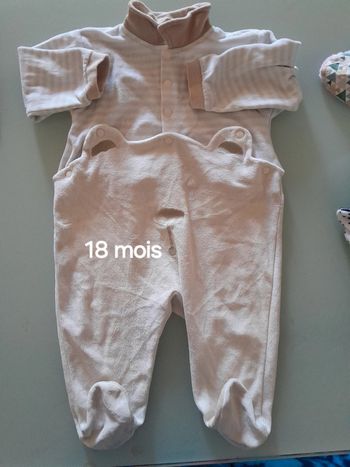Pyjama beige et blanc 18m