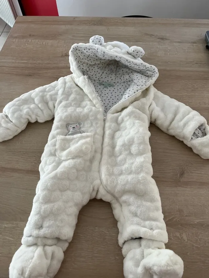 Combinaison polaire blanche 3 mois