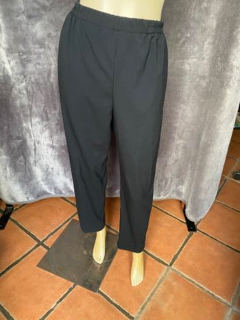 Pantalon classique bleu marine taille 3