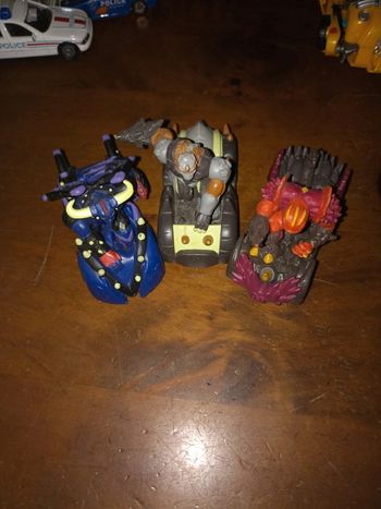 Lot 3 voiture avec personnages