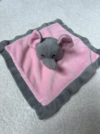 Doudou plat éléphant rose et gris Sandy