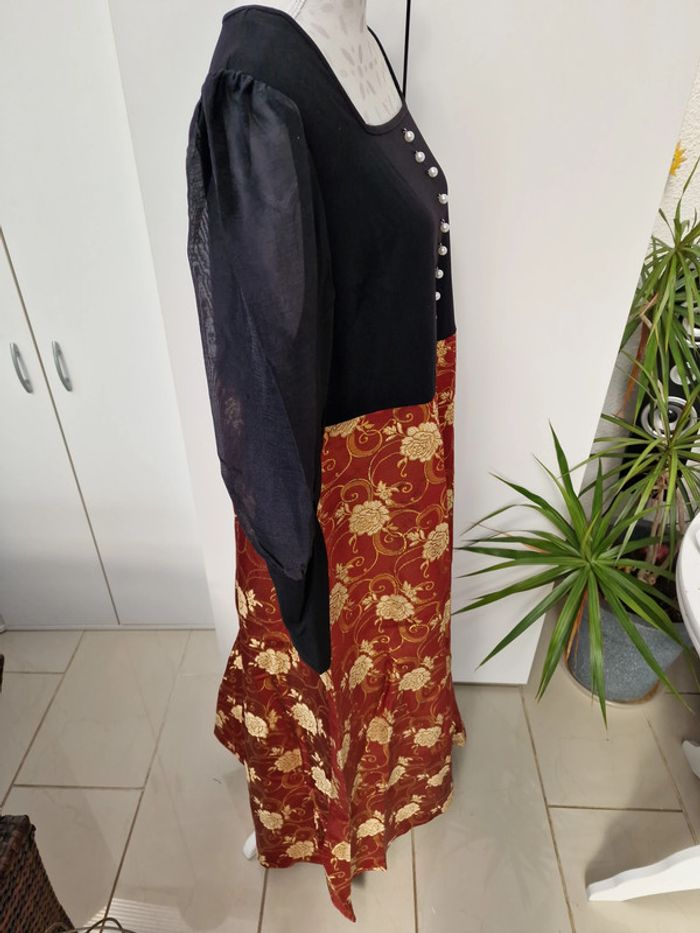 Robe Chic Elegante Noire Rouge Fleurs Dorées Perles Manches Transparentes - photo numéro 8