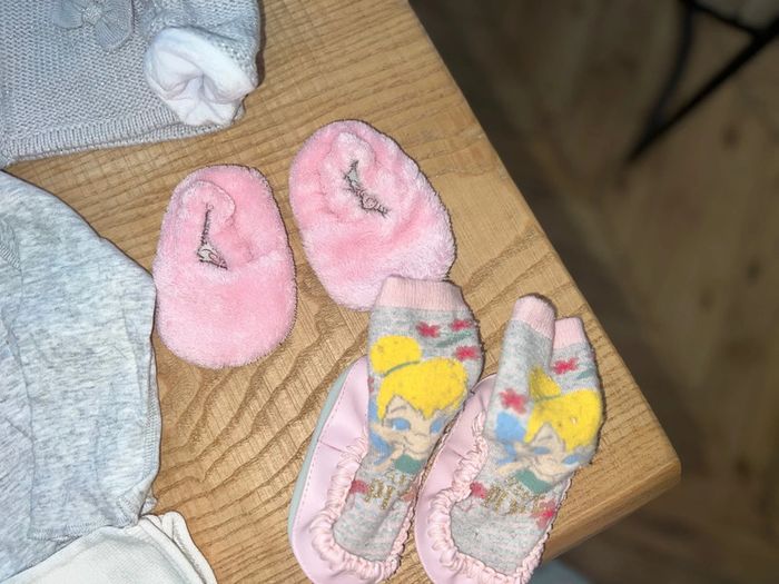 Lot vêtements fille 6 mois hiver chaussons robe col Claudine gilet petit bateau Jacadi collants - photo numéro 2