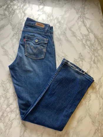 Levi’s 529 Curvy Bootcut Jeans Femme – Taille W28 L30 = 38