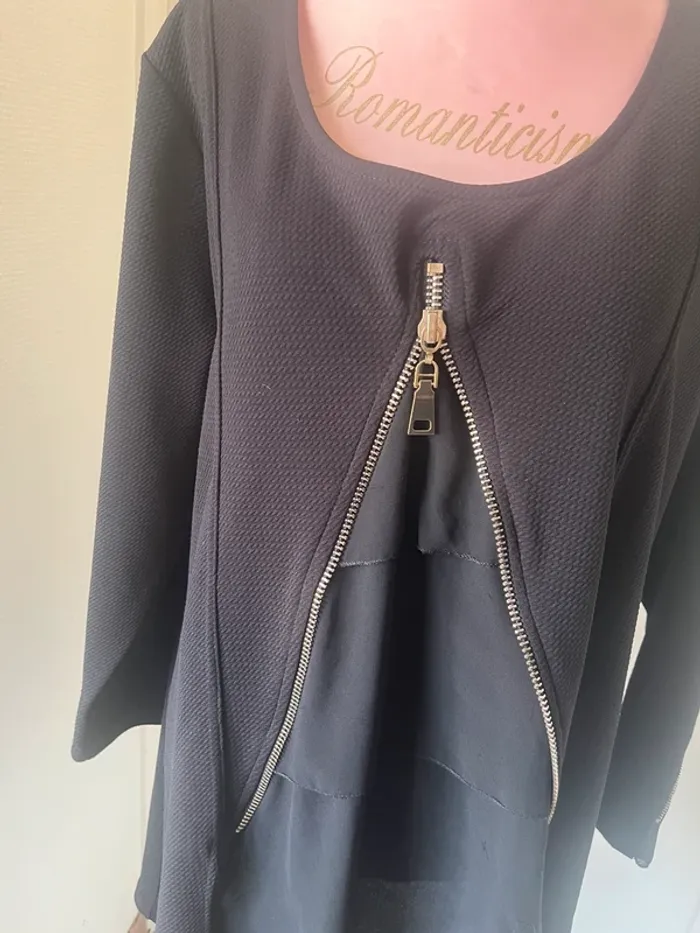 Haut taille 40/42 noir 2W Paris très bon état - photo numéro 4