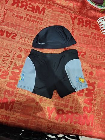Maillot de bain short 8 / 11 ans + bonnet Nabaiji