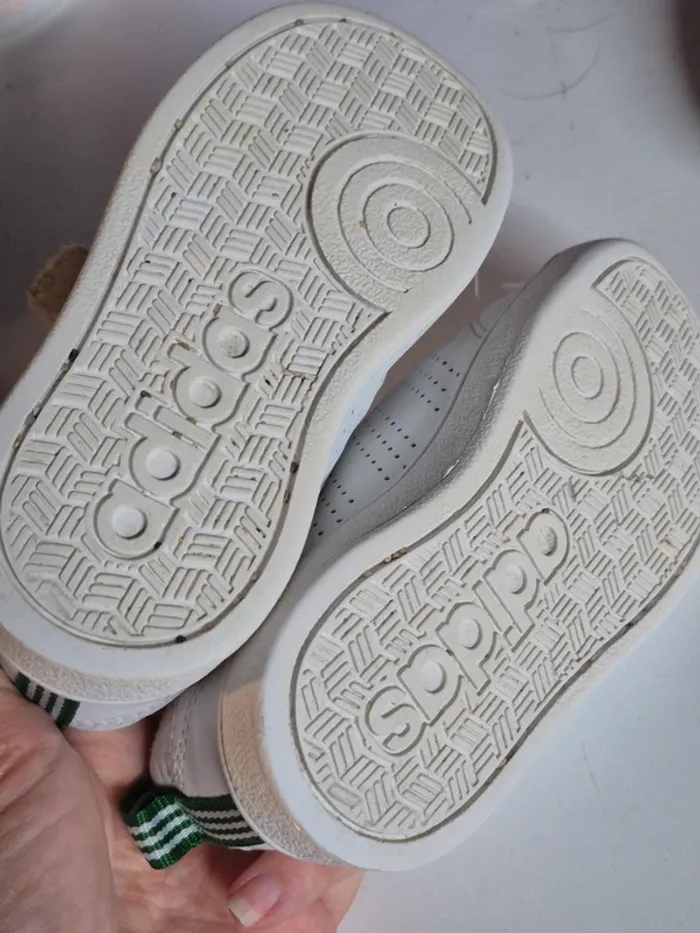 Basket Adidas 24 - photo numéro 3