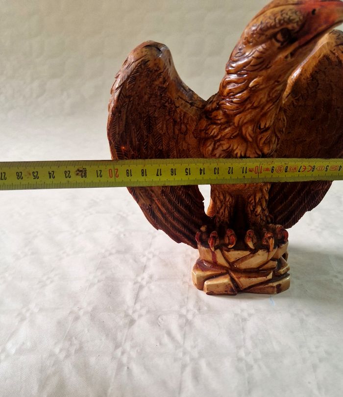 Statuette  , Aigle royal  en albatre vernissé - photo numéro 7