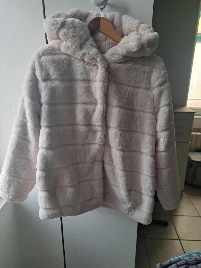 Manteau femme fausse fourrure