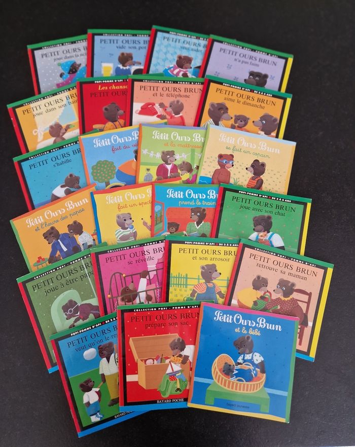 Lot de 23 livres petit ours brun