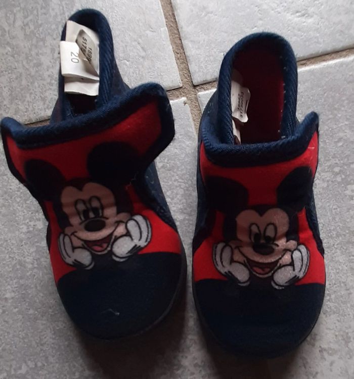Chausson mickey taille 20