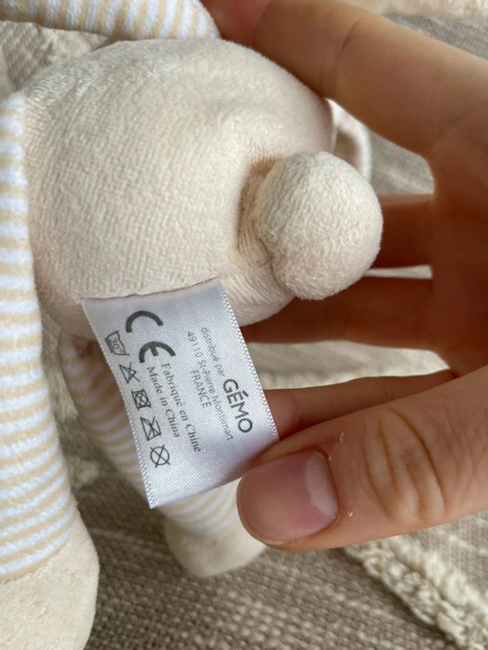 Peluche doudou 27cm gemo lapin beige blanc rayé très bon état - photo numéro 4