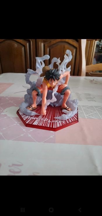 Figurine one piece monkey.d.luffy