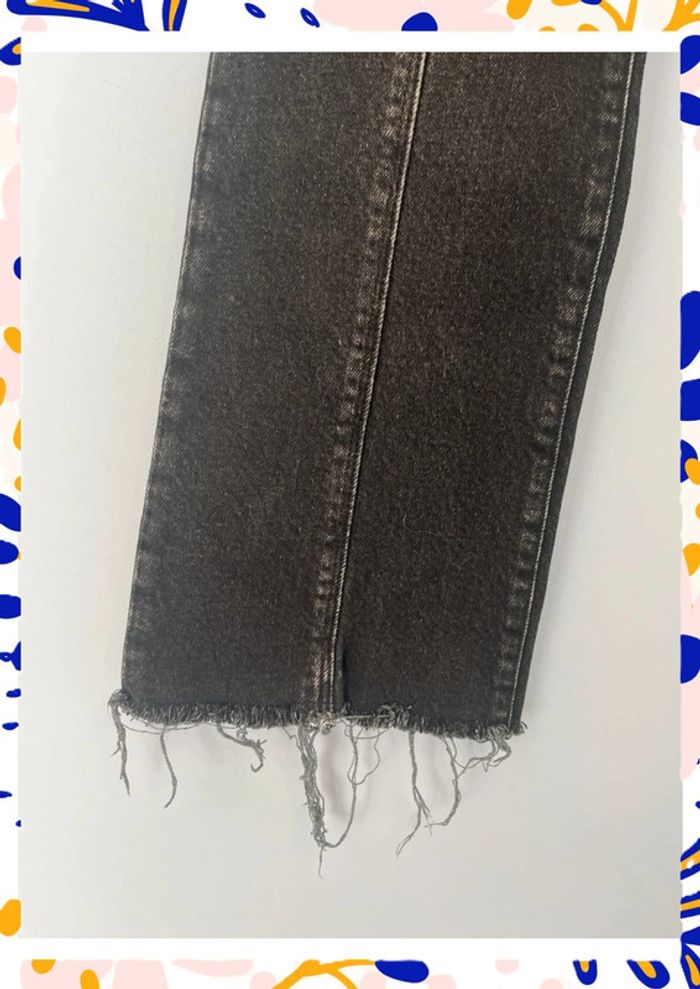 Jean noir effet déchiré – Modèle Le Mini Boot – Frame 🖤 - photo numéro 4