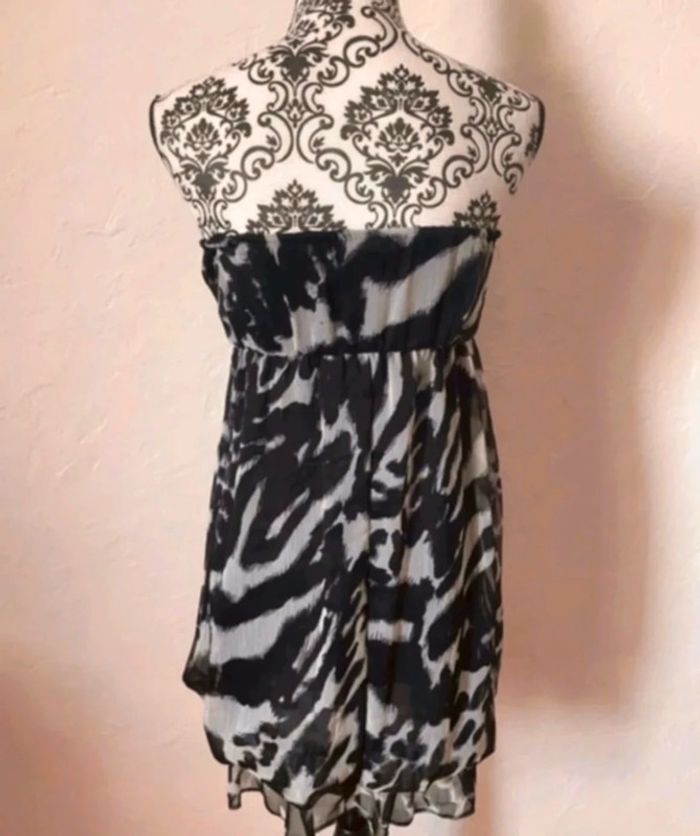 Très belle robe noire et blanche été 🥰 taille unique - photo numéro 3