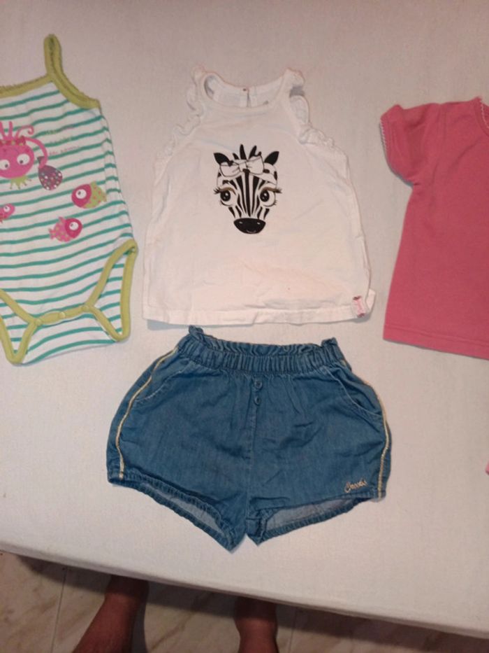 Lot de vêtements bébé fille taille 6 mois - photo numéro 3