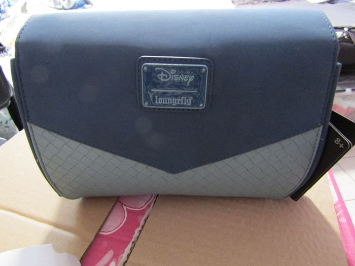 sac à main stitch loungefly - photo numéro 4