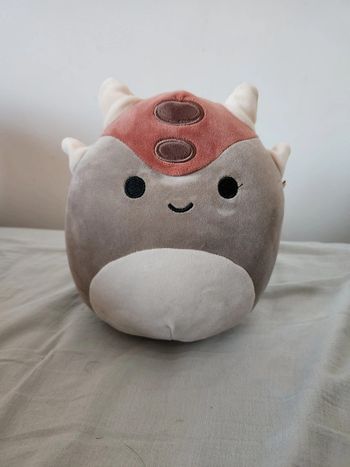 Squishmallows dinosaure