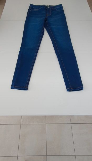 Jean bleu neuf en 36