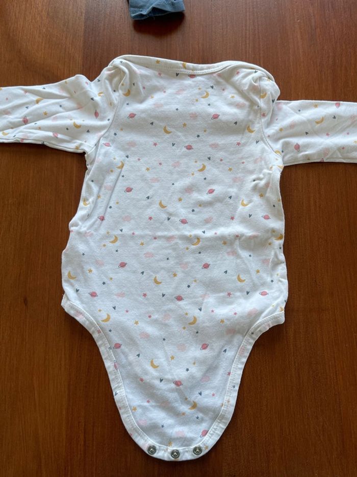 Lot de 3 bodies Tape à l’Oeil taille 9 mois très bon état - photo numéro 4