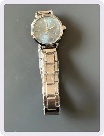 Montre argentée à cadran anthracite