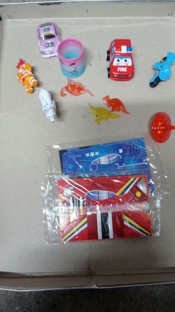 Lot de 12 figurines/ jouet calendrier de l'avent