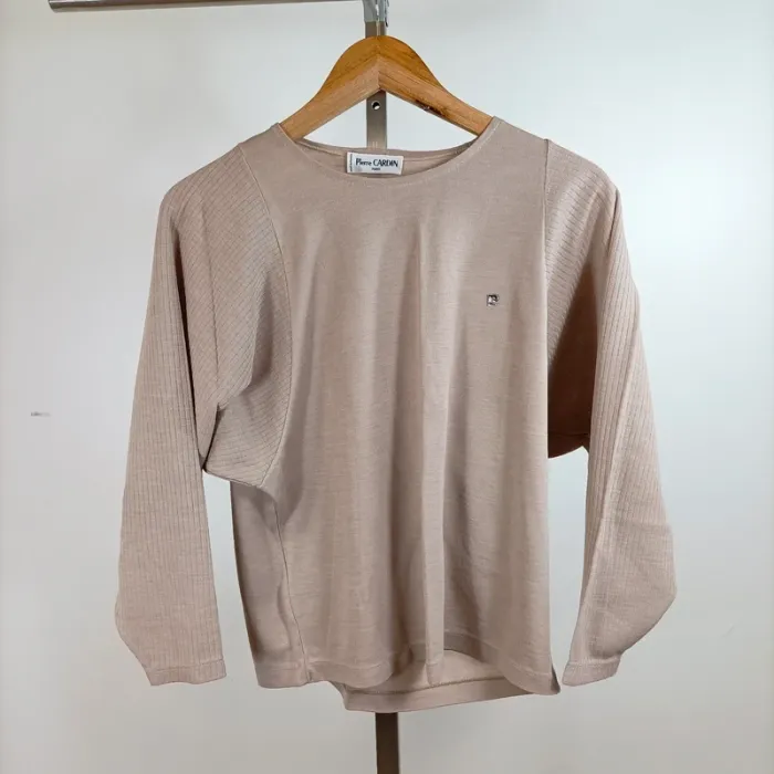 Sweat léger beige Pierre Cardin manches longues Made in France logo taille S/M estimée A1288