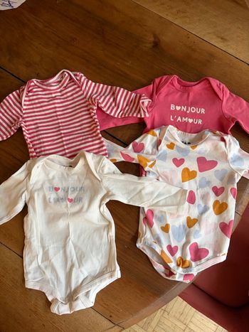 Lot bodies filles neufs