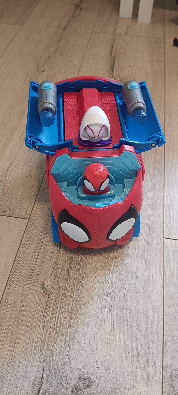 Voiture Spiderman.