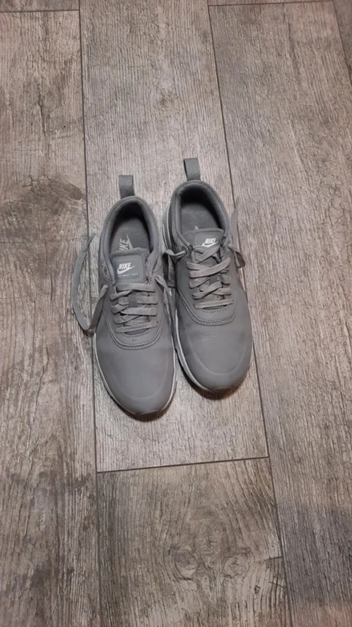 Basket Nike Air Max Thea 36.5 - photo numéro 3