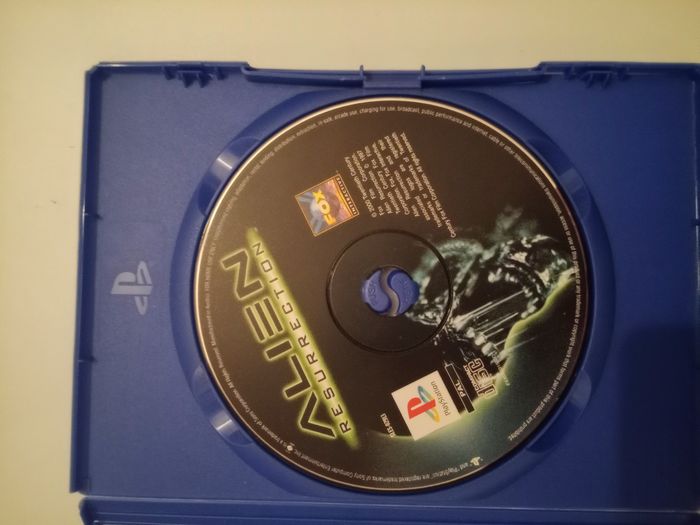 Alien Resurrection – Jeu PS1 (boîte PS2 + jaquette imprimée) - photo numéro 2