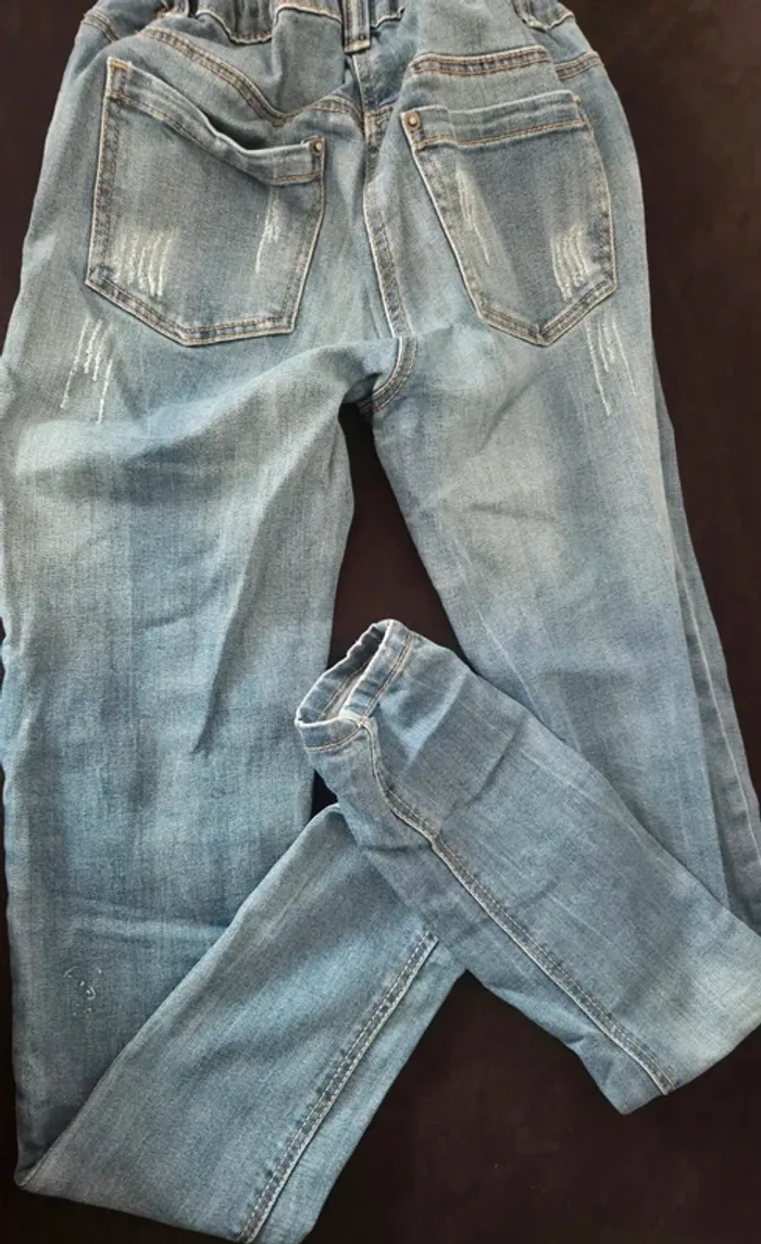 Jeans T.12 ans - photo numéro 2
