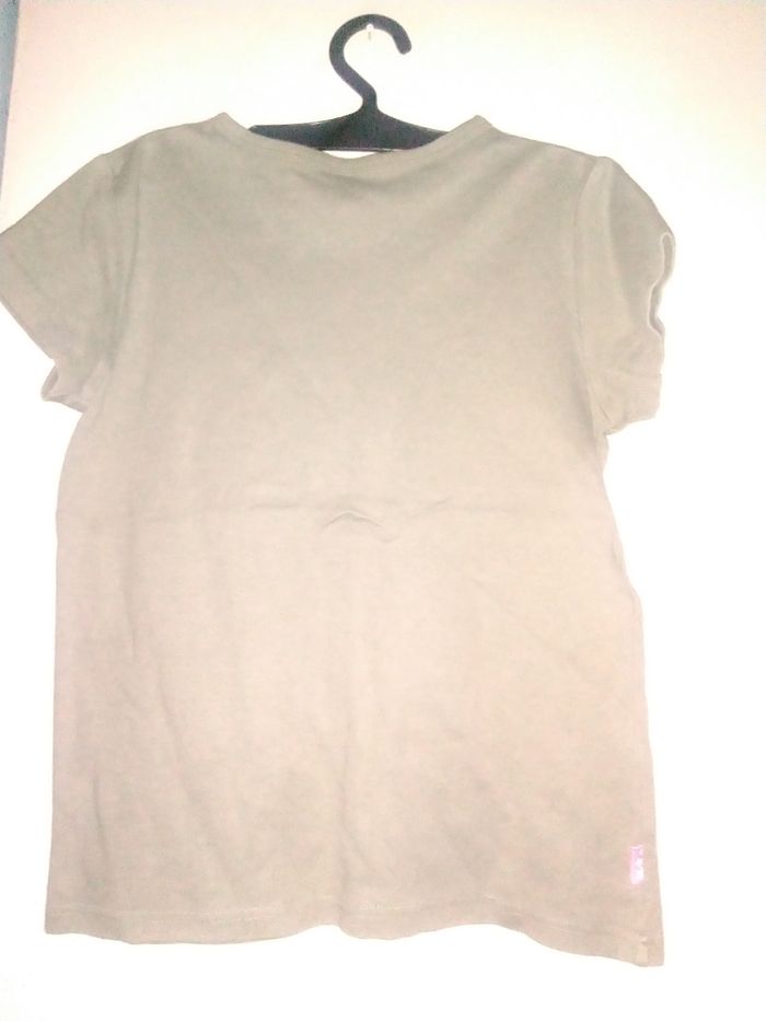 T-shirt beige avec étoile - photo numéro 3