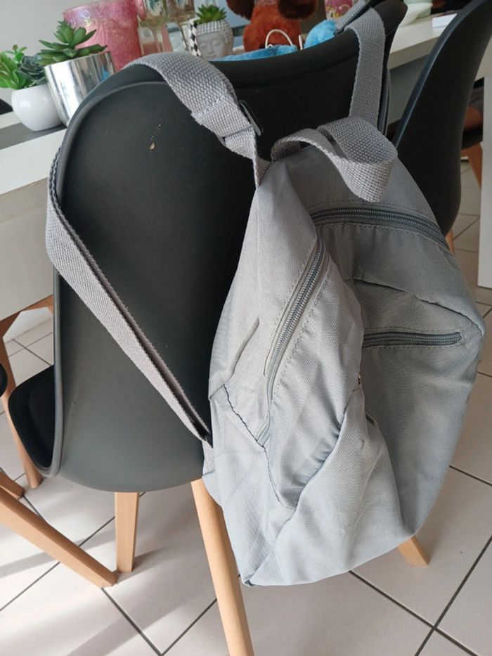 Sac à dos gris🌿🎁 - photo numéro 2