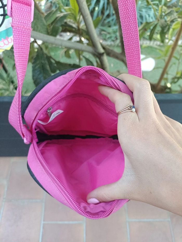 Lot de 2 sacs Hello Kitty pot la rentrée. - photo numéro 5