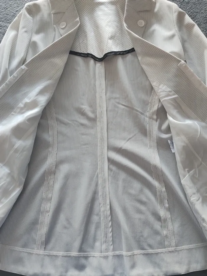 Blazer J.C. Trigon “Donna Diane” Off-White Rayé – Neuf avec Étiquette – Taille 38 - photo numéro 3