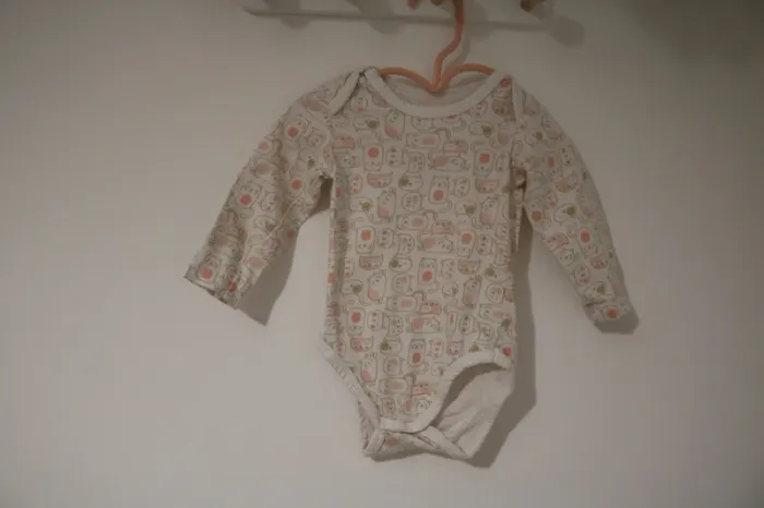 Lot bodies hiver fille 9 mois - photo numéro 5
