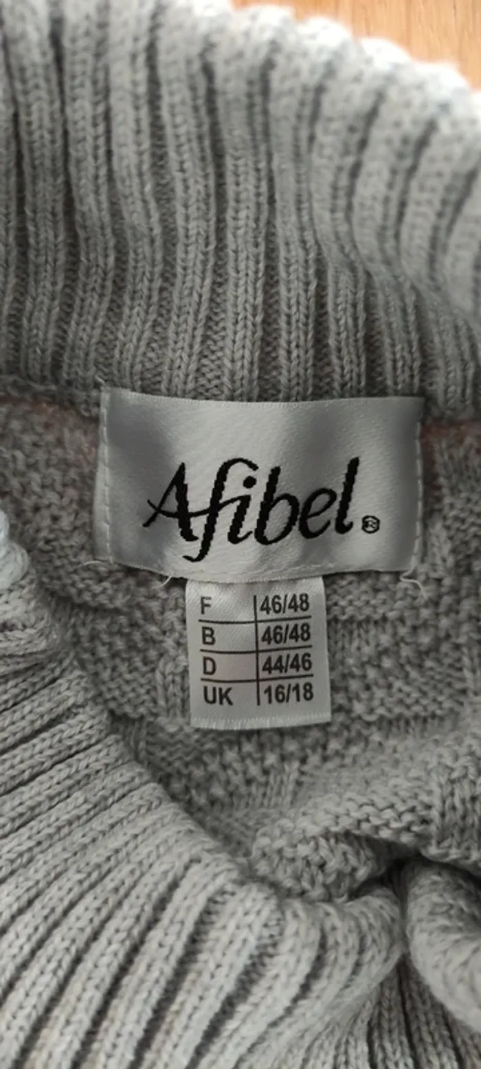 Pull Afibel 46/48 neuf - photo numéro 3