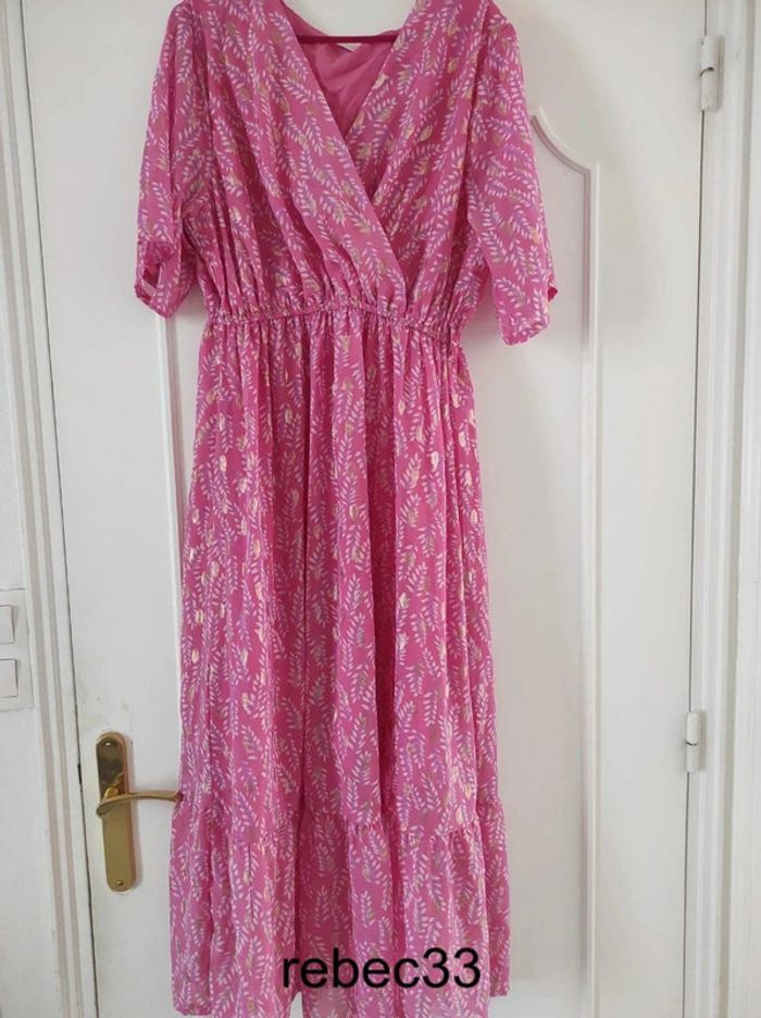 Robe longue rose à motif